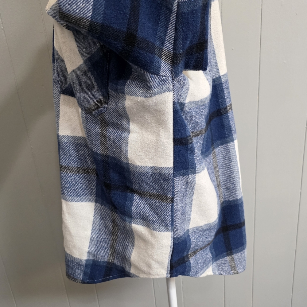 Shein Blue Plaid Shacket - Picture 7 of 13